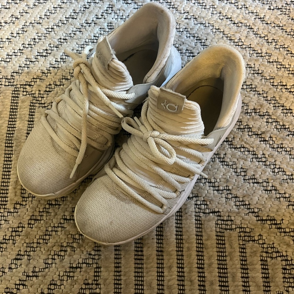 KD basketball shoes